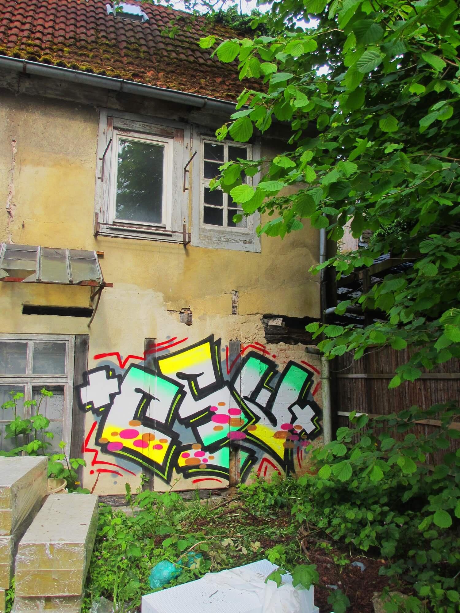 CSW Backyard. Kunst und so - Grüß dich mei Guder. Street Art. Graffiti Coburg. JDE TDN CSW GDMG!