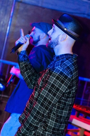 Cane am Mic. Company Slow live im Cafe Q. Indoor Skateramp. Cafe Q. Live Rap Coburg.